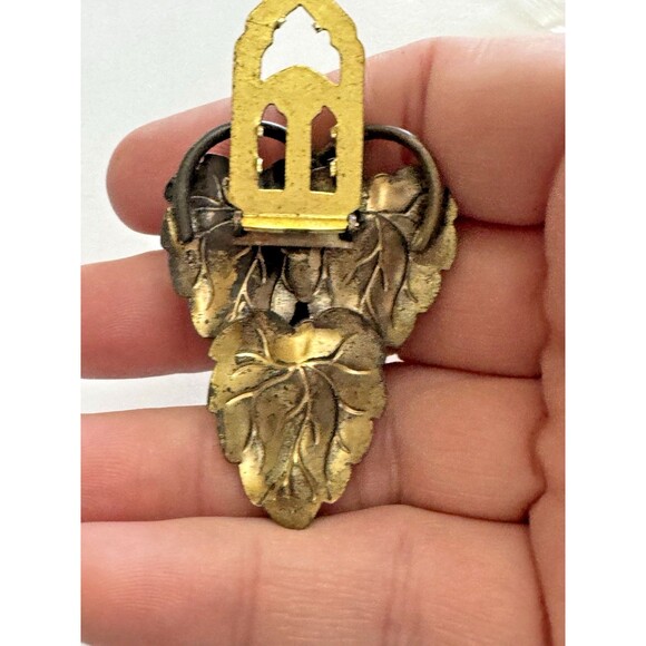 Vintage Gold Tone Leaf Fur Clip 2 Inch Layered Ivy Design - Picture 3 of 7